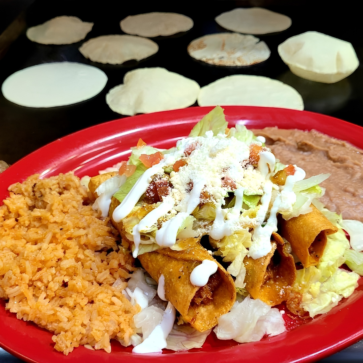 Flautas pollo/ Crispy Rolled Tacos.