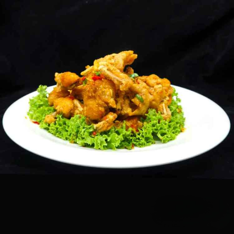 CS14. 金沙田雞/Dry Fried Frog Legs w. Salted Egg Yolk.