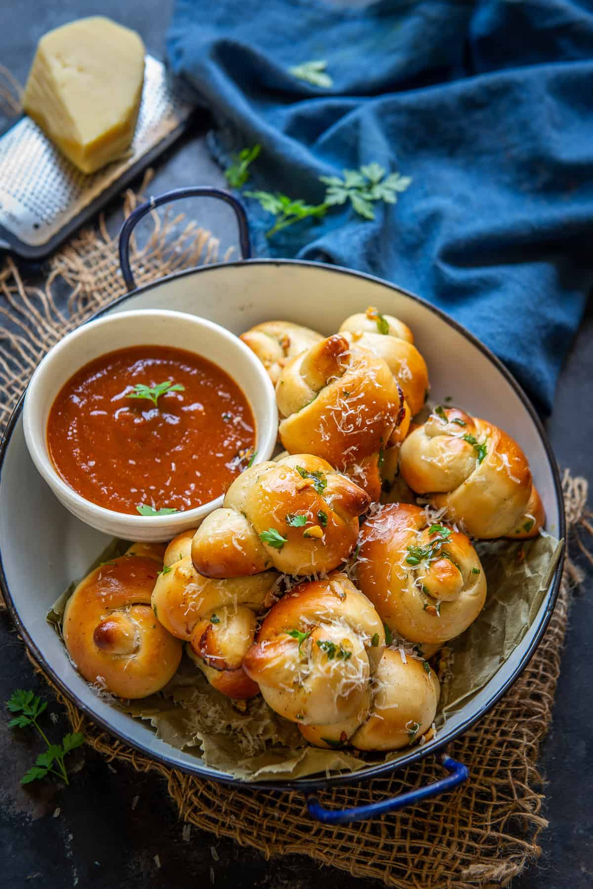 1/2 Dozen - Garlic Knots.