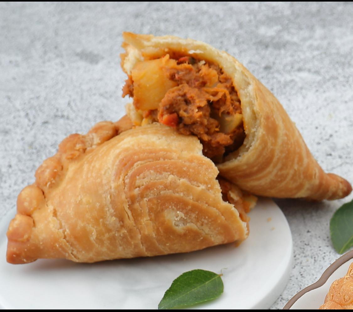 # Homemade Curry Puff (2Pcs).