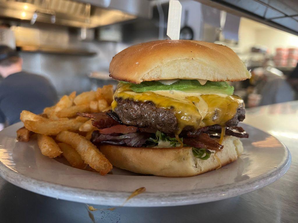 CLASSIC ACME CHEESEBURGER.