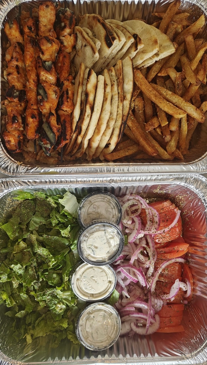 Family 4 Chicken Gyro Platter.