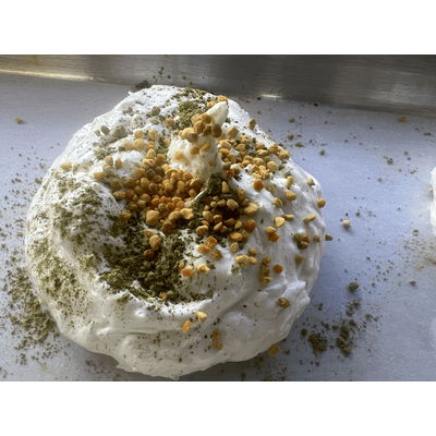 COCONUT AND BEE POLLEN MERINGUE - (V).
