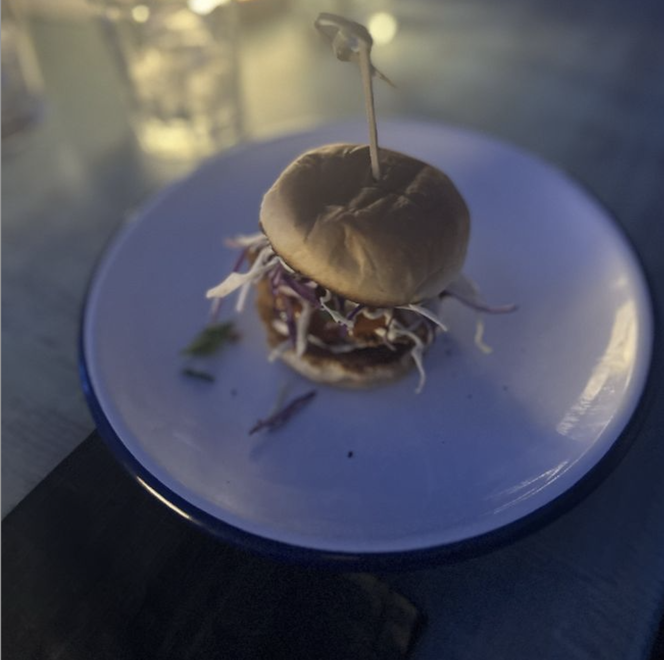 FRIED CHICKEN SLIDERS.