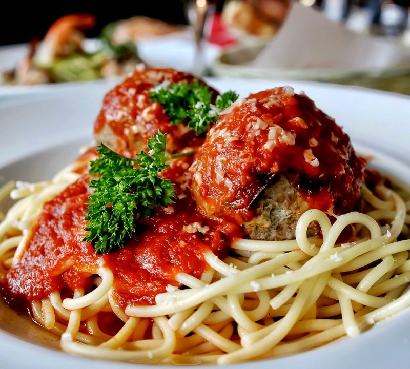 Spaghetti and meatballs.