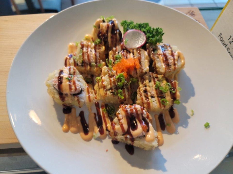 TR4-SPICY TUNA TEMPURA ROLL (8PCS).