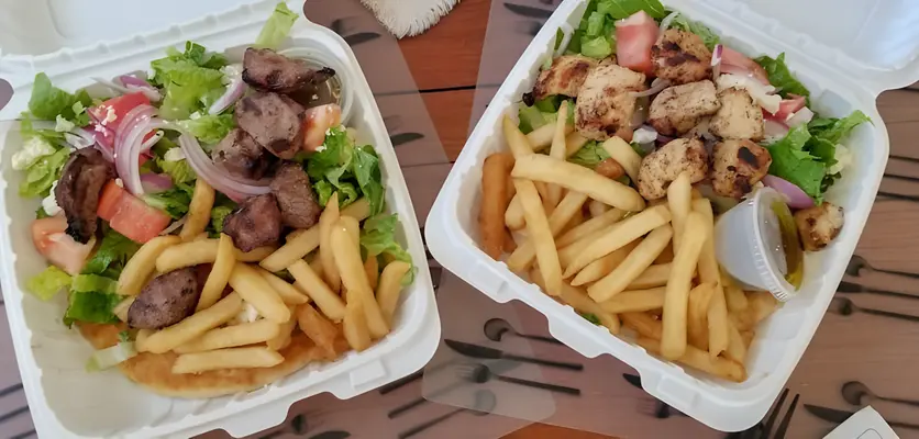 CHICKEN SOUVLAKI (FAMILY SIZE).
