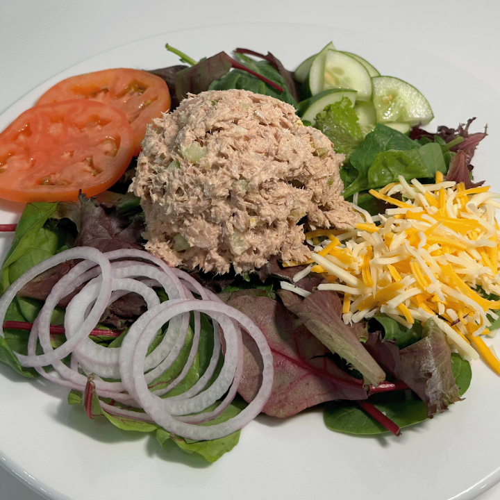 MIXED GREEN W/ TUNA SALAD.