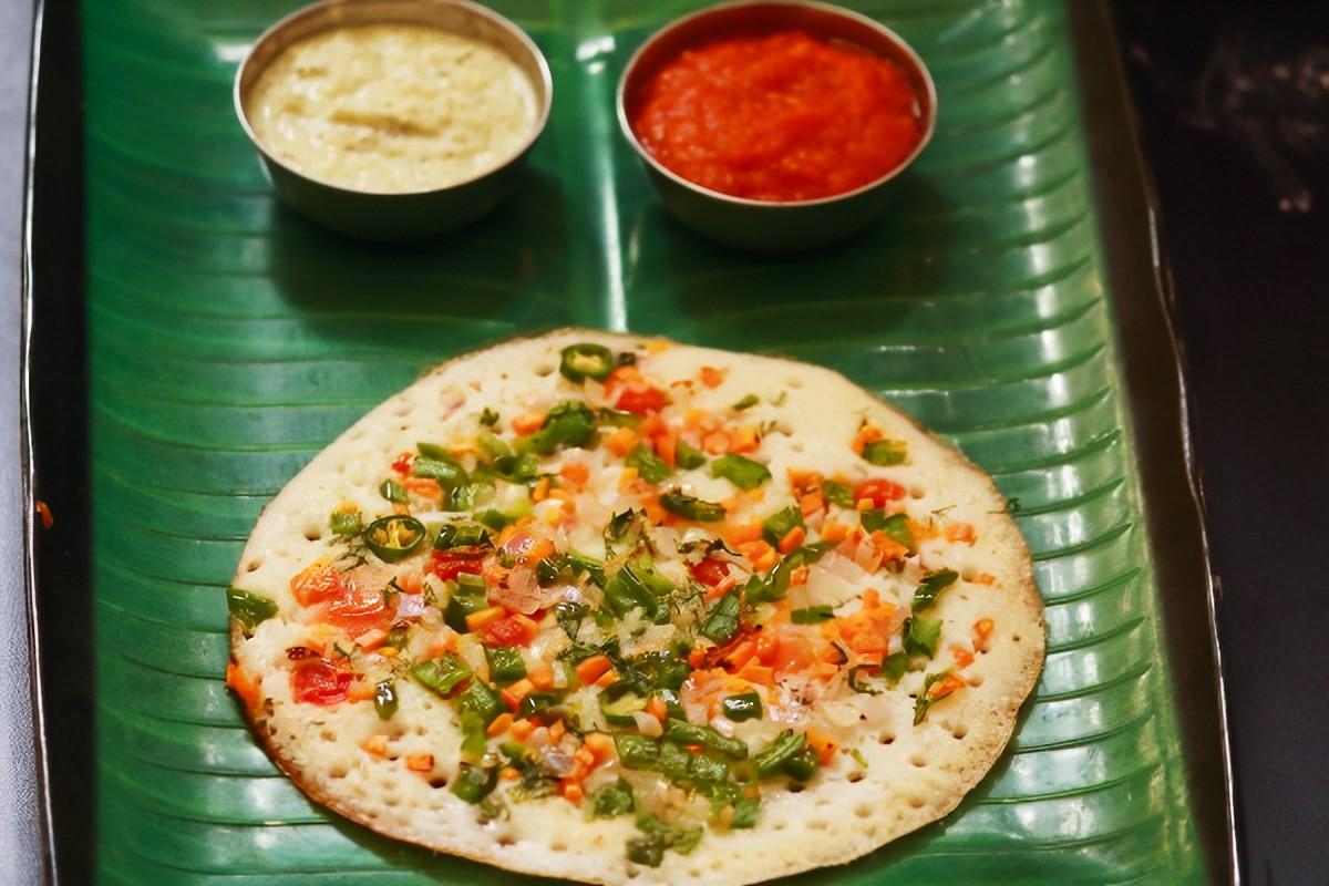 Veg Uttappam.
