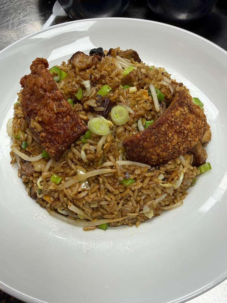 Arroz Chino Venezolano Con Chicharron.