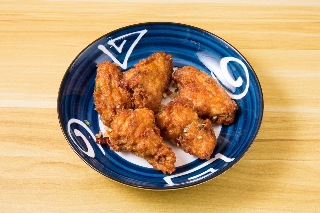 Fried Chicken Wings 炸鸡腿.