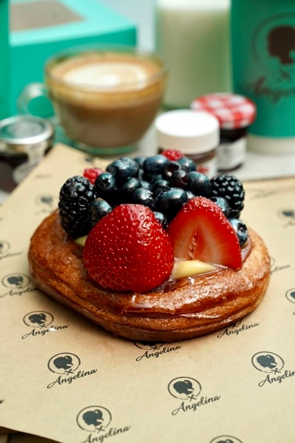 Mixed Berry Croissant.