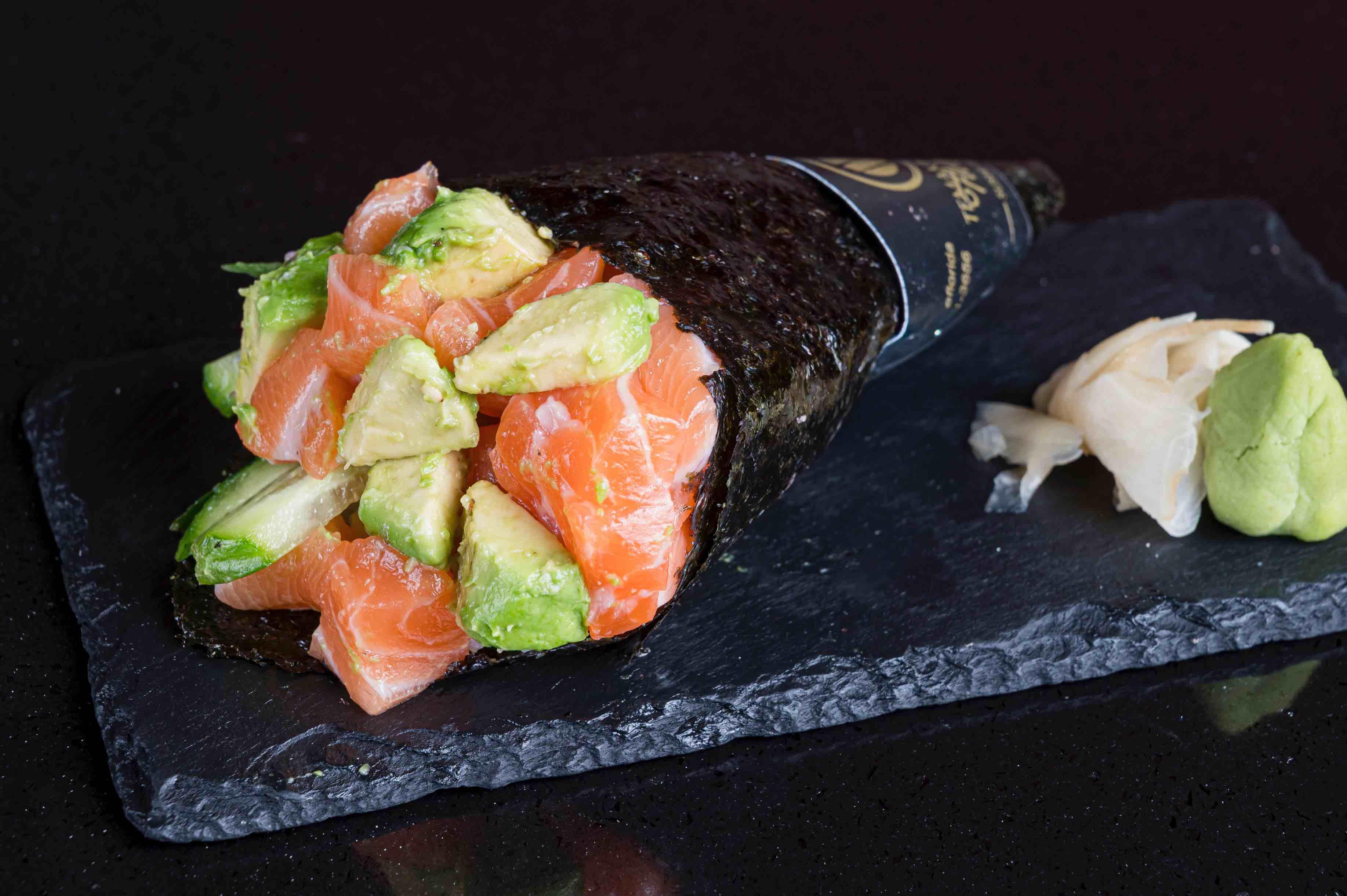 California Hand Roll (Temaki).