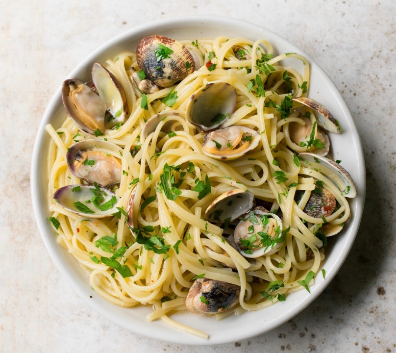 Linguine W/ Clam Sauce (White).