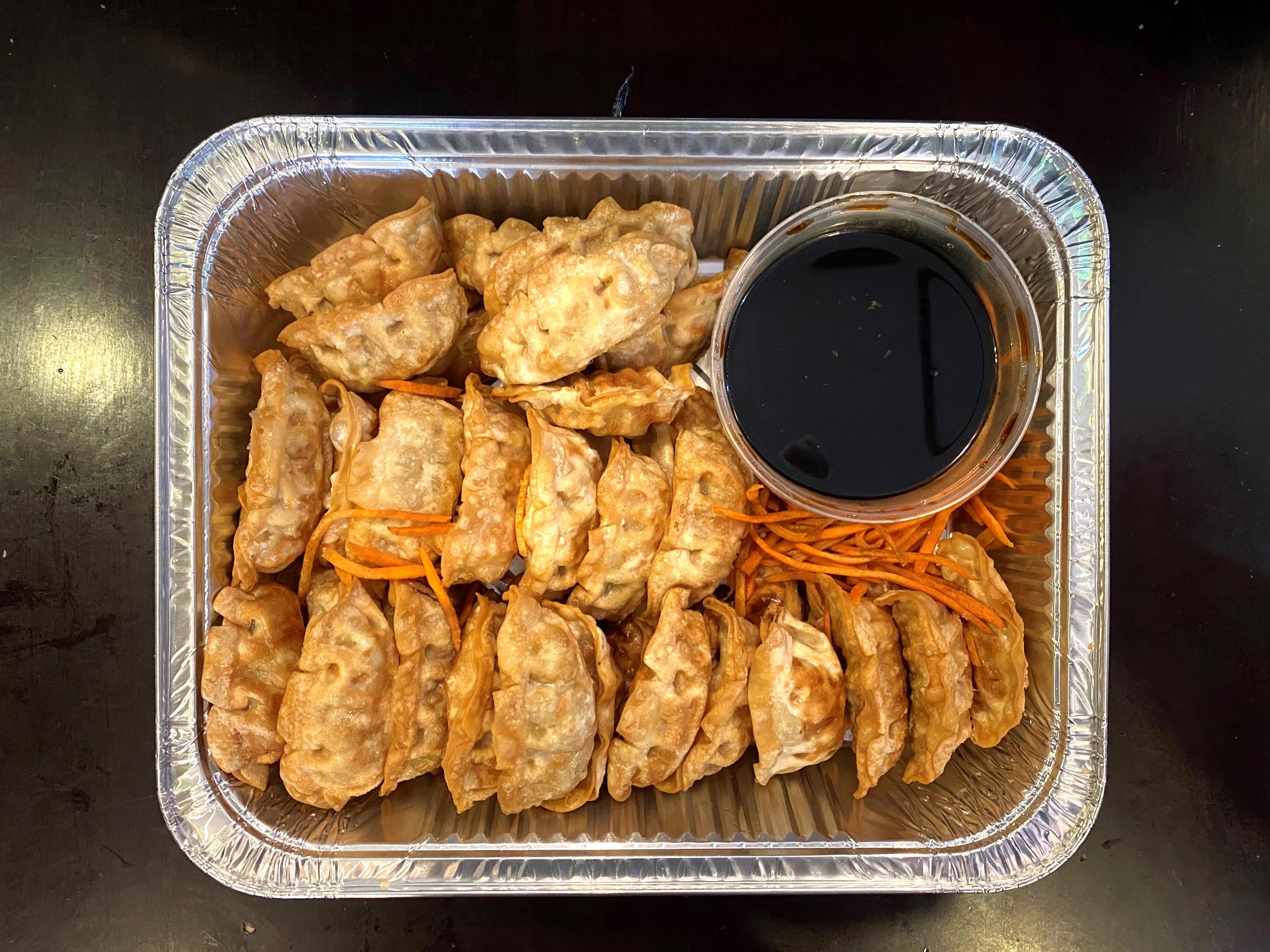 Crispy Chicken Gyoza (50 Pieces Tray).