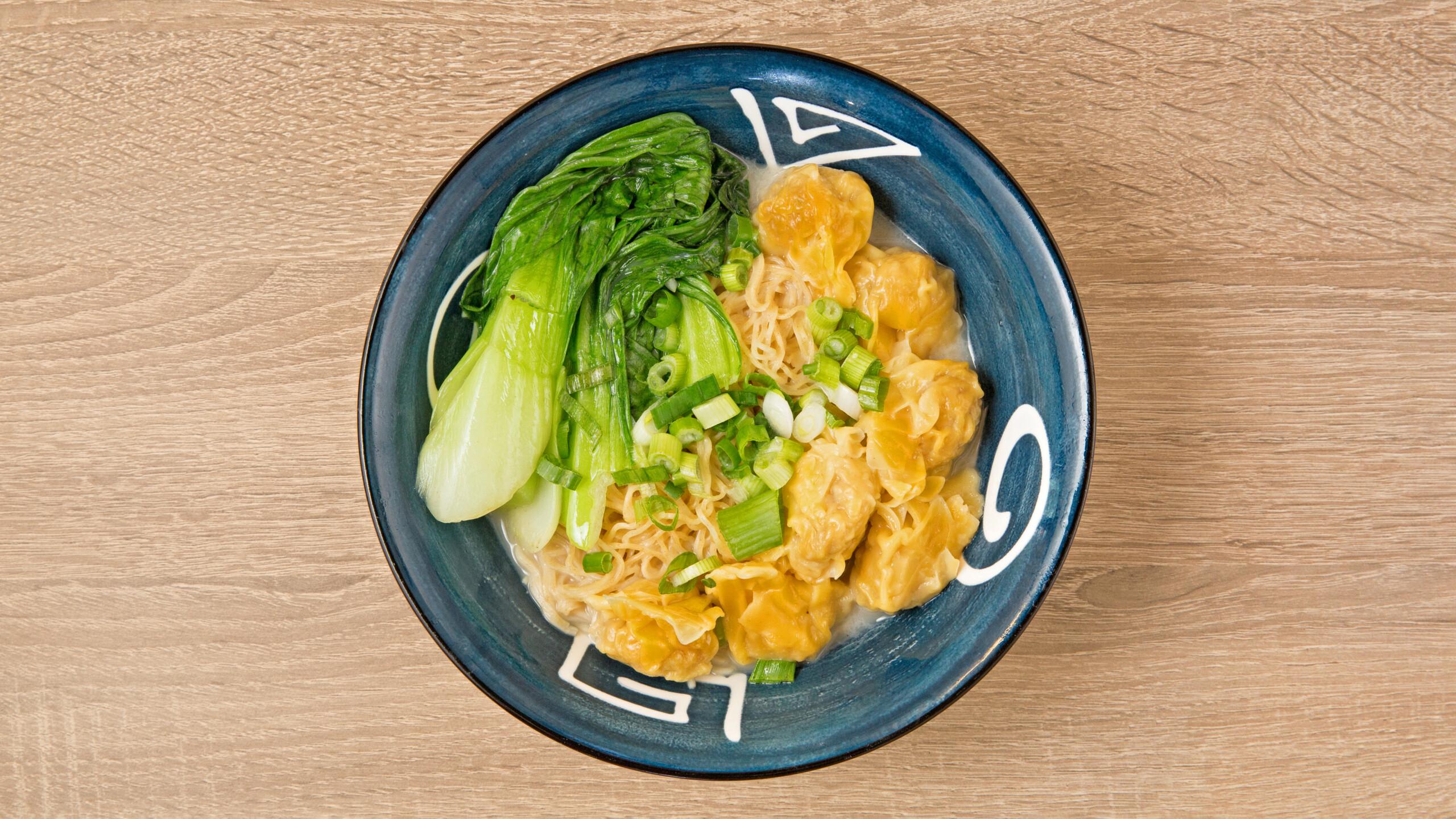 Hong Kong Wonton Noodle 港式云吞面或米粉.