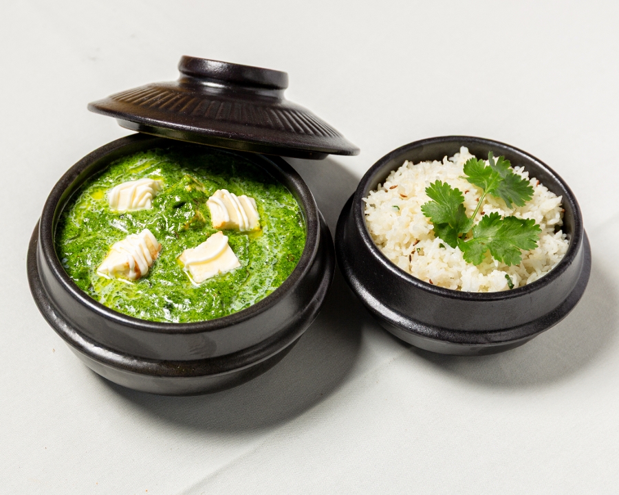 Palak Paneer (Saag Paneer).