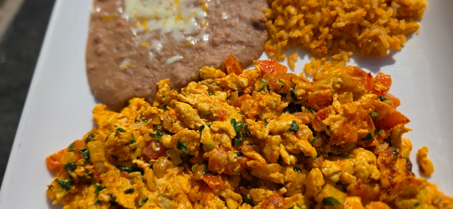 Huevos a La Mexicana.