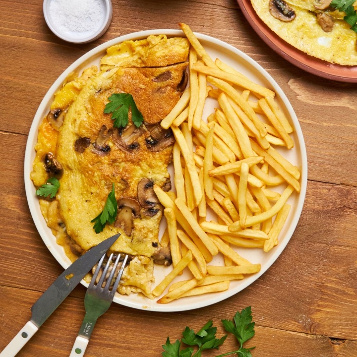 Kids Combo Omelet + Fries.