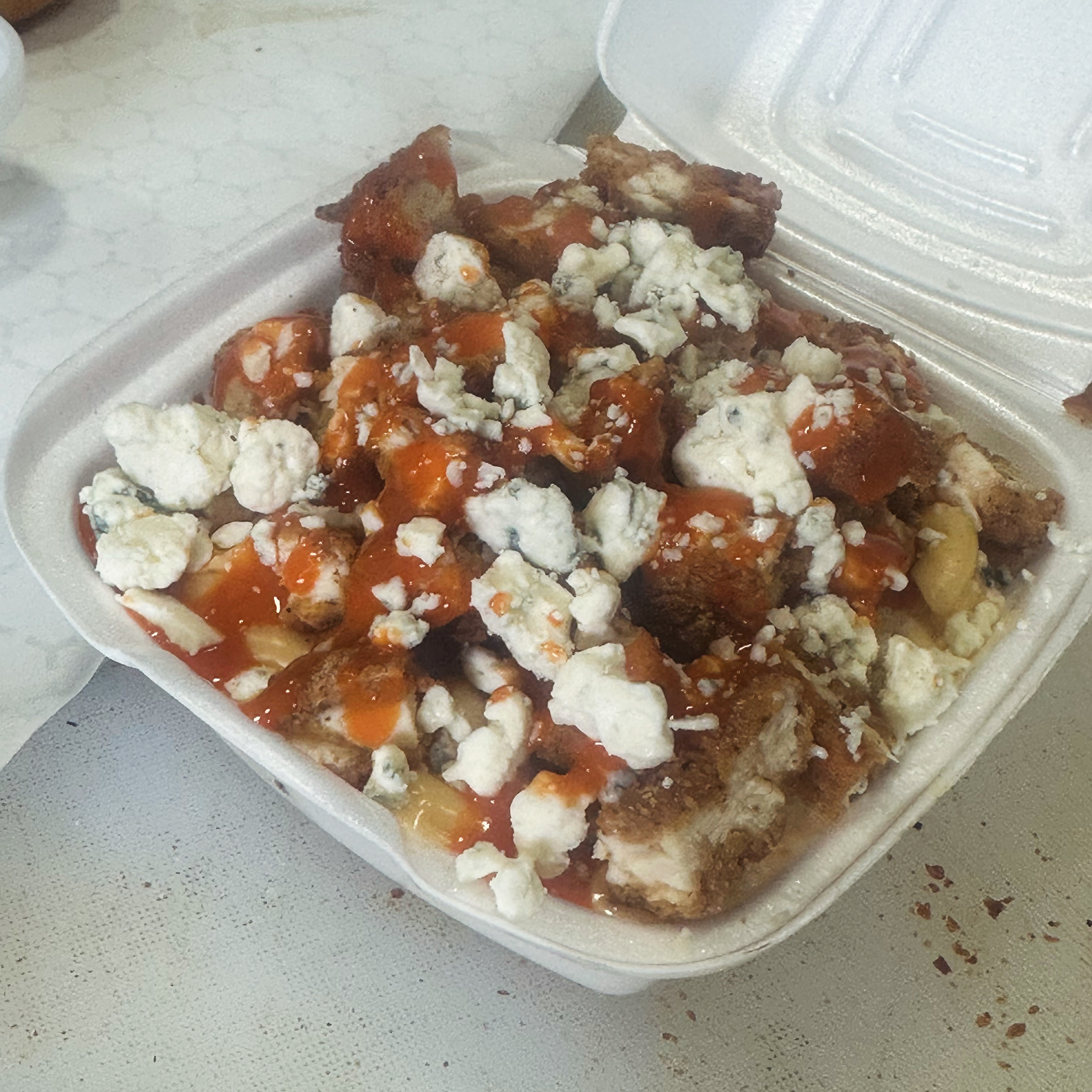 Buffalo Bleu Mac Bowl.