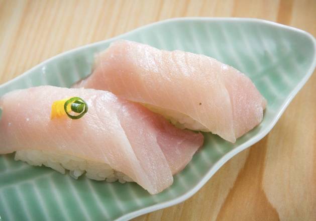 Yellowtail (Hamachi) (2 pcs).