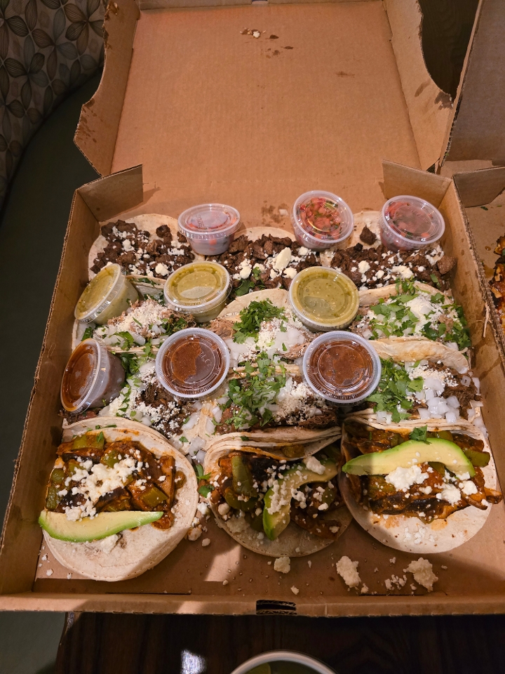 1 Dozen Street Taco Box.