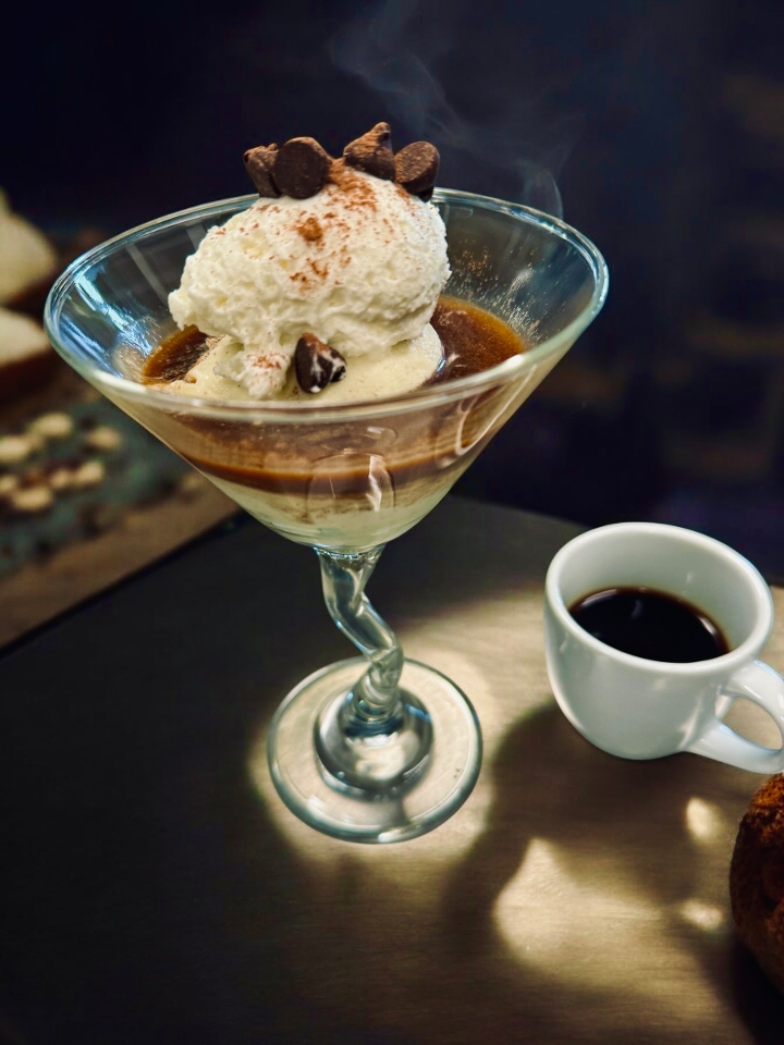 Affogato al caffe.