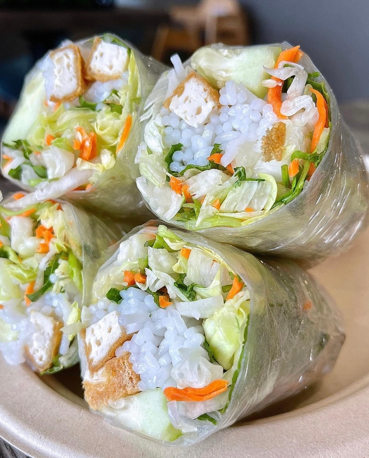 Fresh springroll.