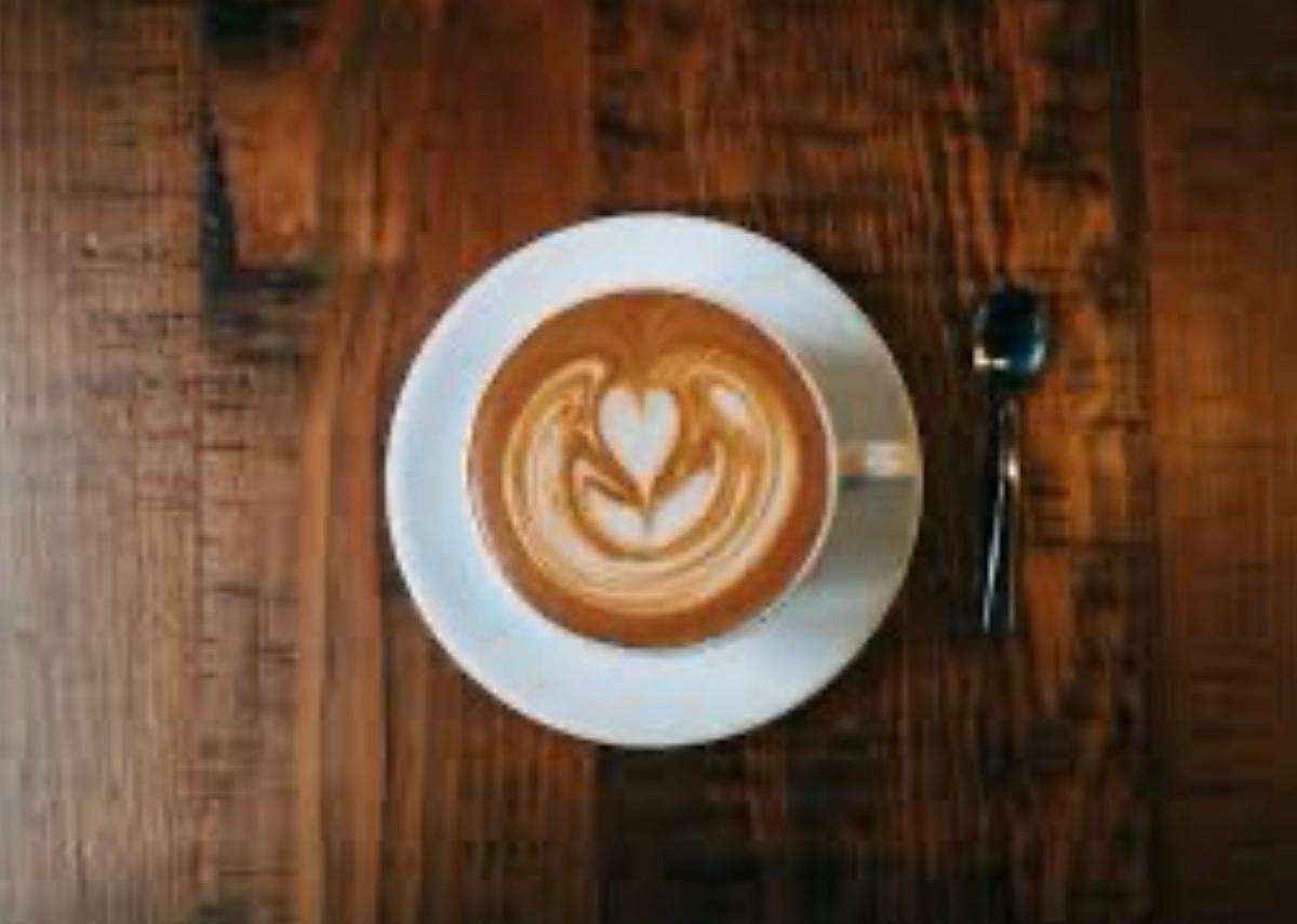 FLAT WHITE.