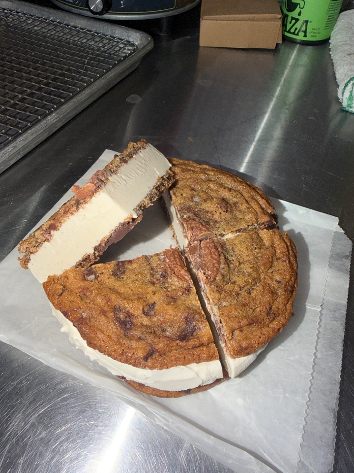 Skinny Cookie Ice Cream Sandwich.