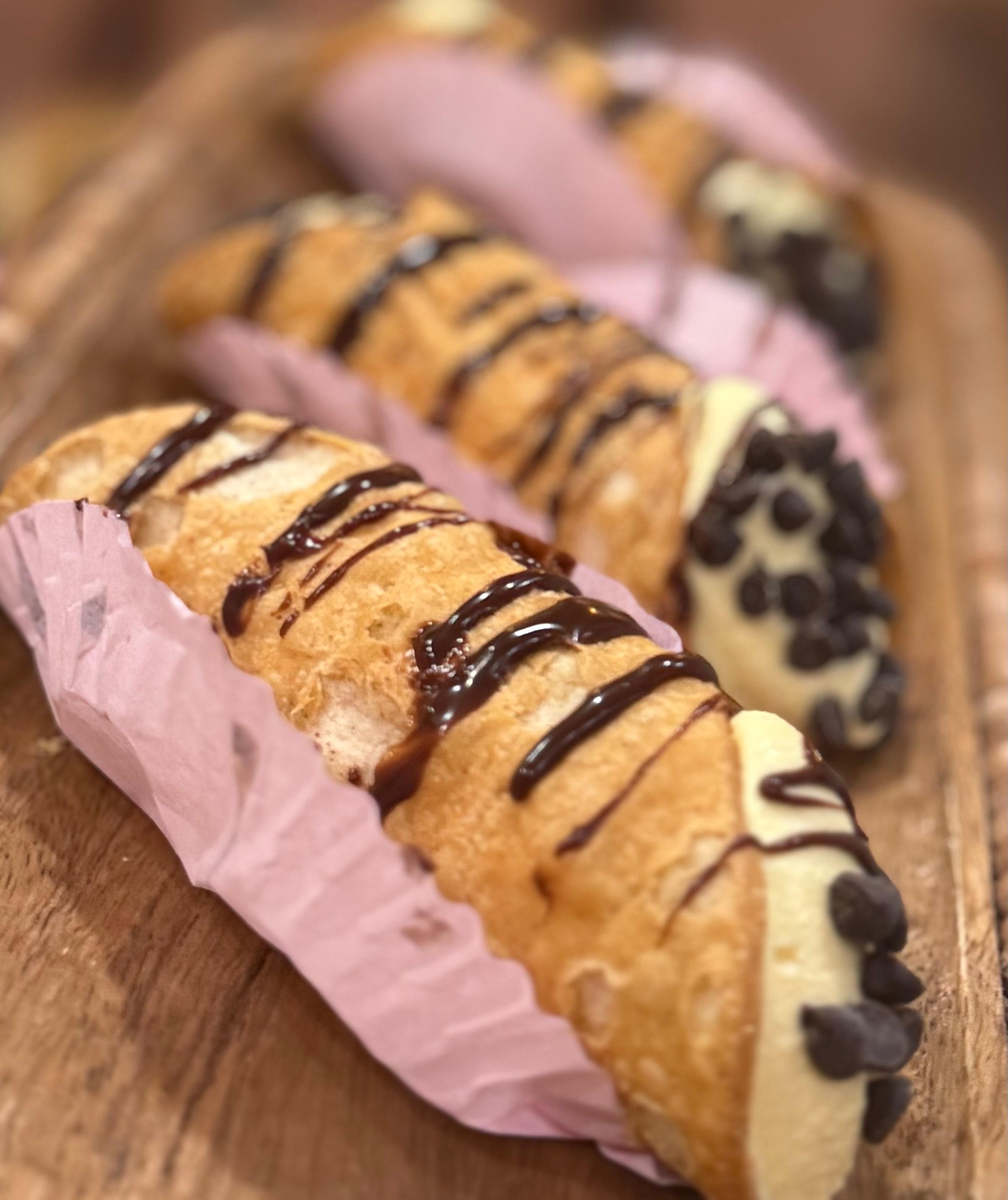 Lucuma Cannoli.