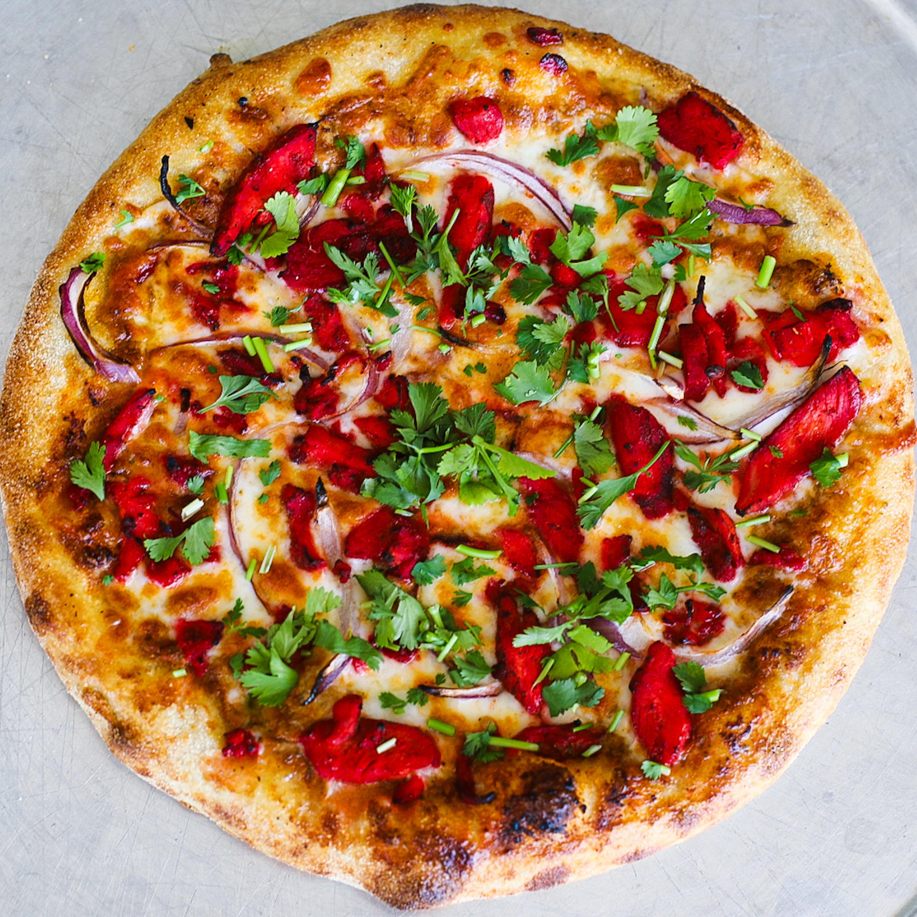 14" Tandoori Chicken Pizza.