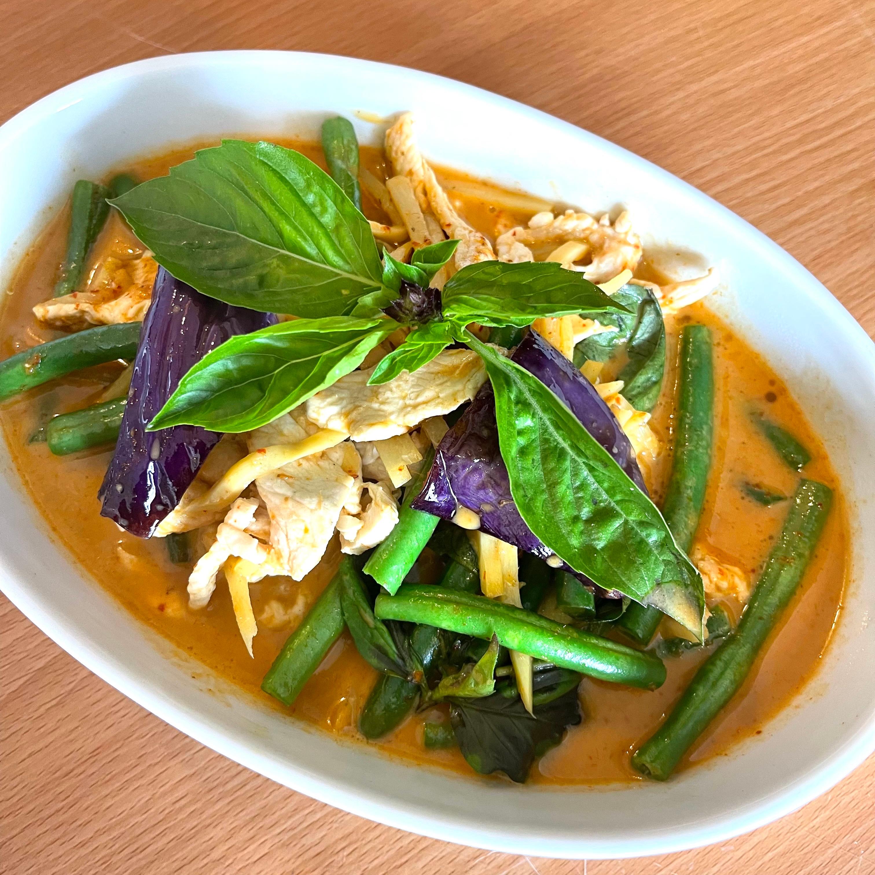 L - Red Curry.