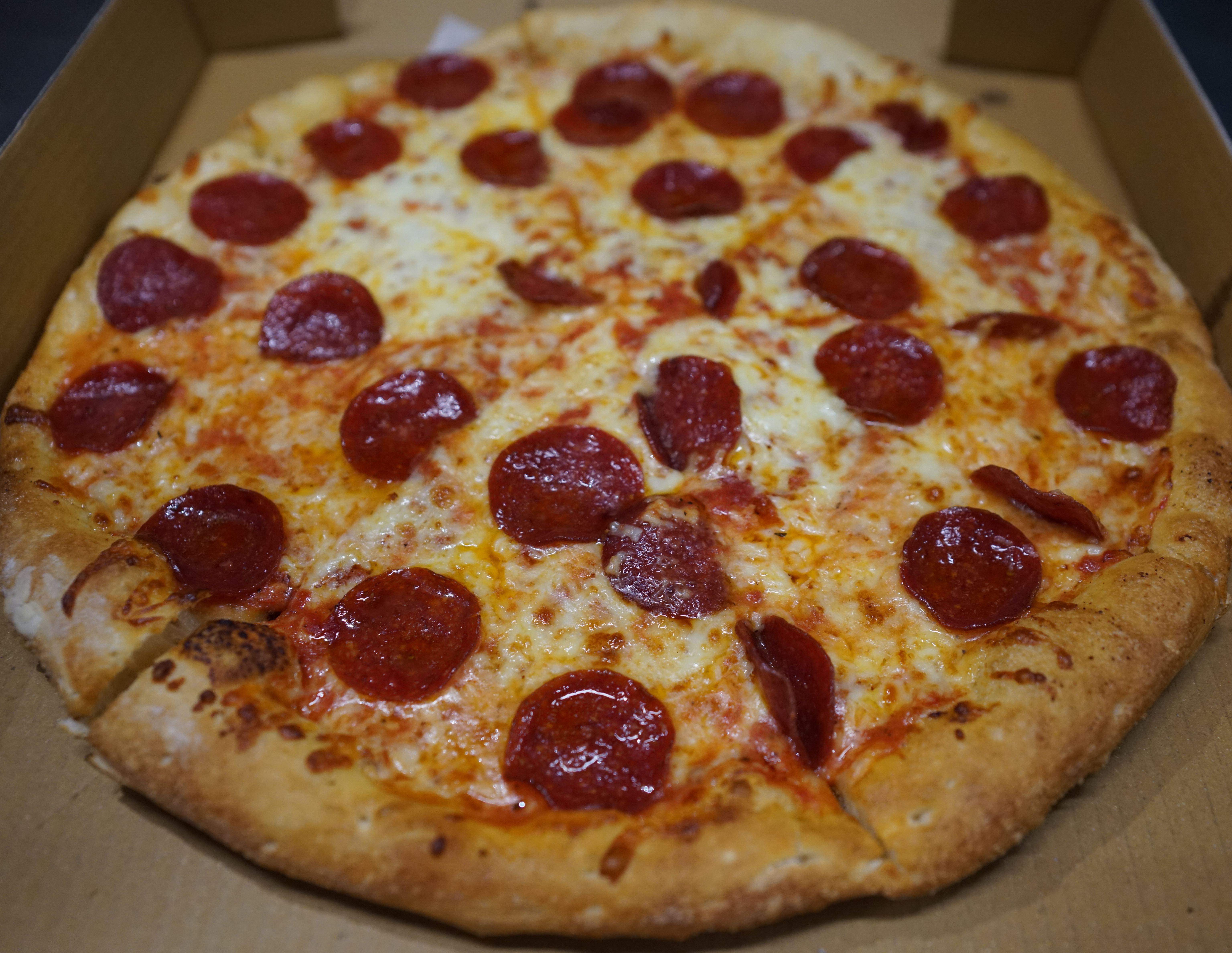 Medium pizza.