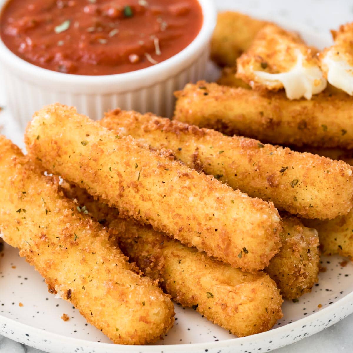 Mozzarella Cheese Sticks (8).