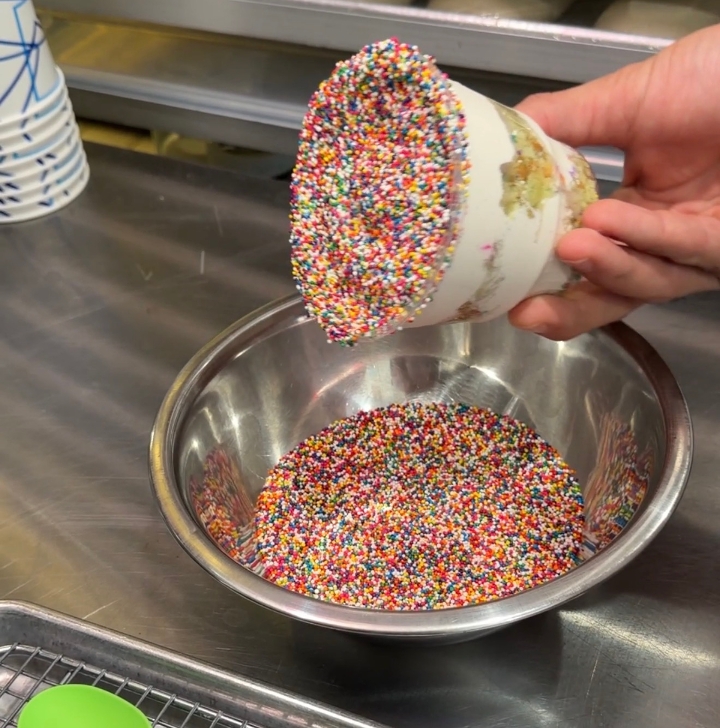 Viral Dot Cake Sundae.