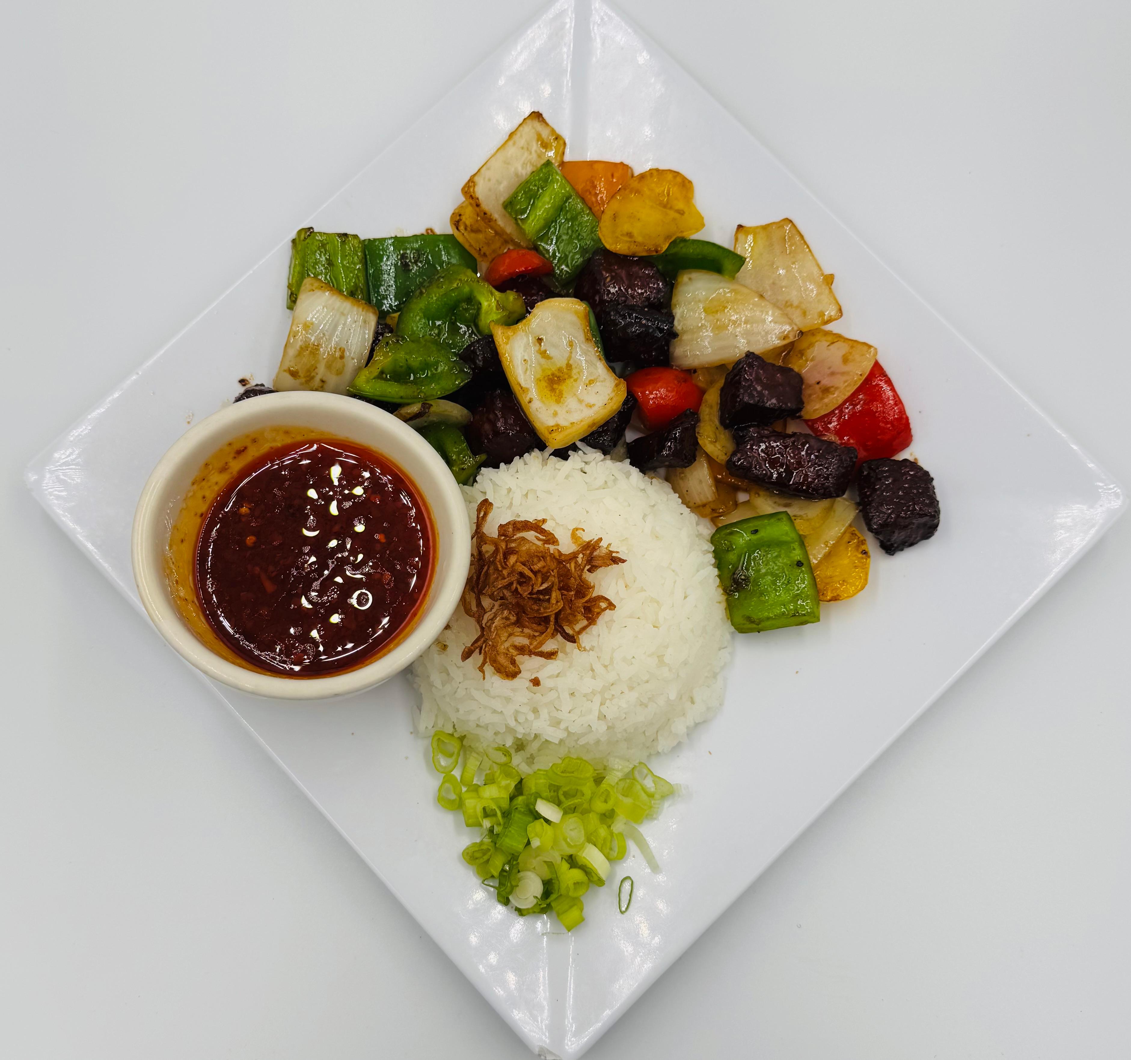 CUBE STEAK+veggies with STEAM RICE.
