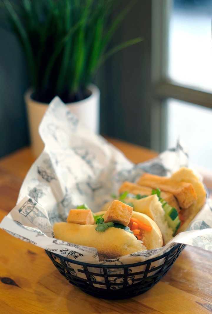 Banh Mi: seasoned tofu.