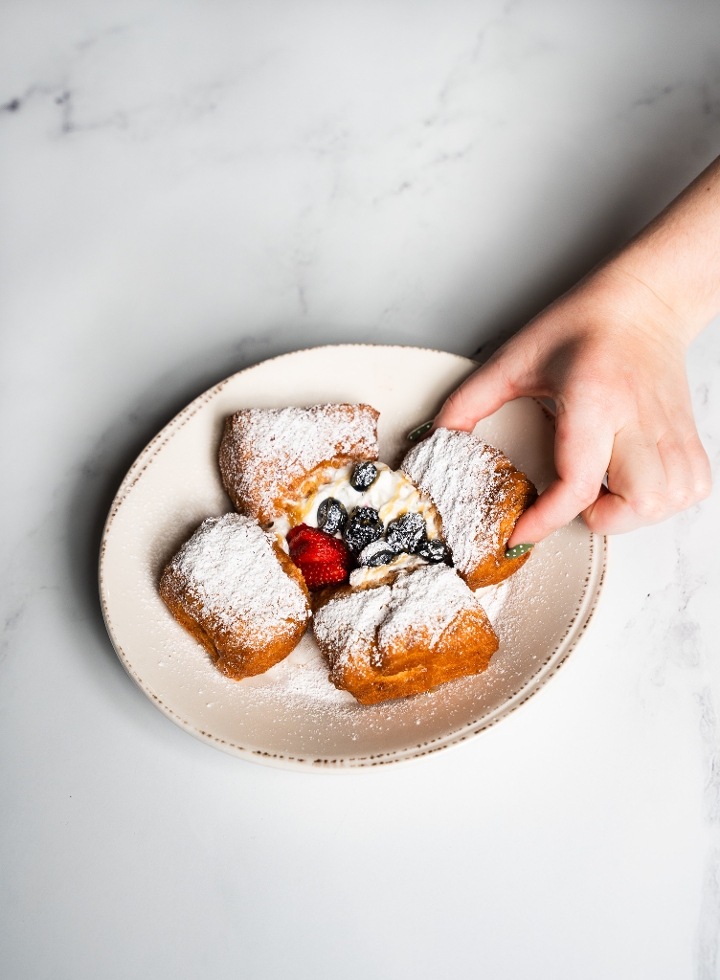 Beignets.