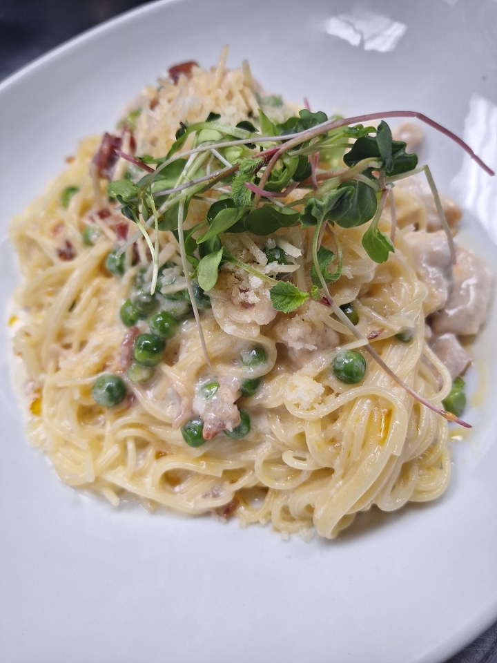 Chicken Carbonara Pasta.