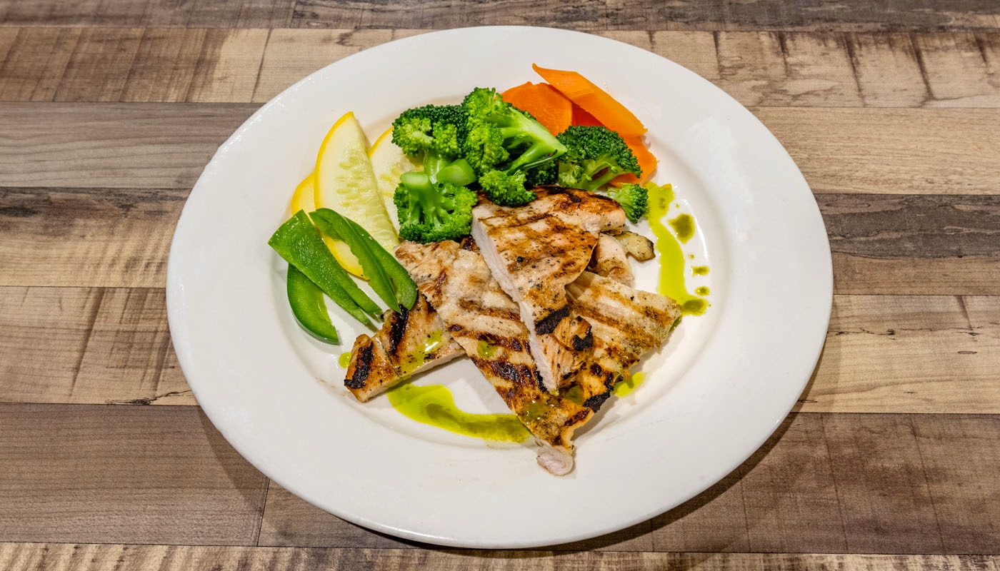 Lunch: Grilled Chicken Breast- pechuga PARIILLA.