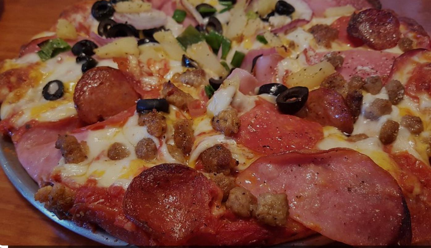 SM MEAT LOVERS PIE PIZZA.