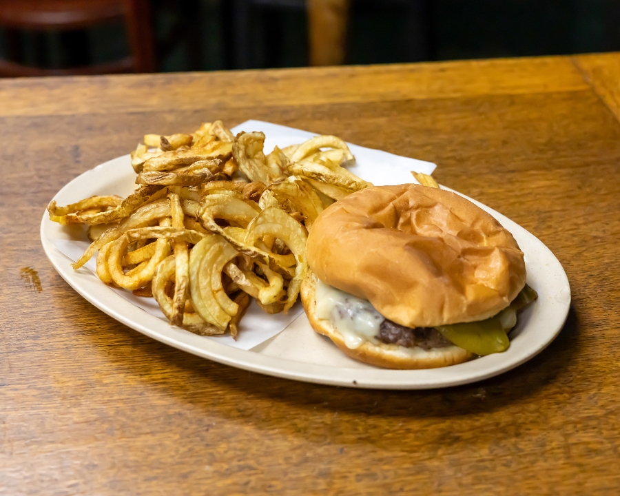 GREEN CHILE PEPPER BURGER.