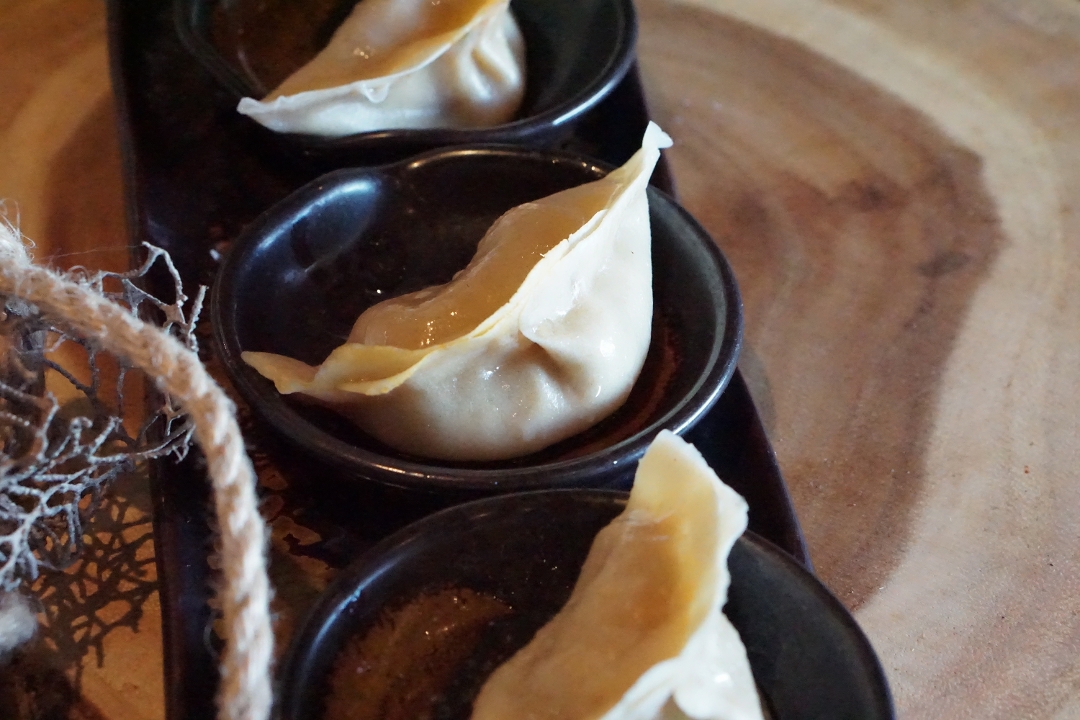 Szechwan Paneer Dumplings (4 pcs).