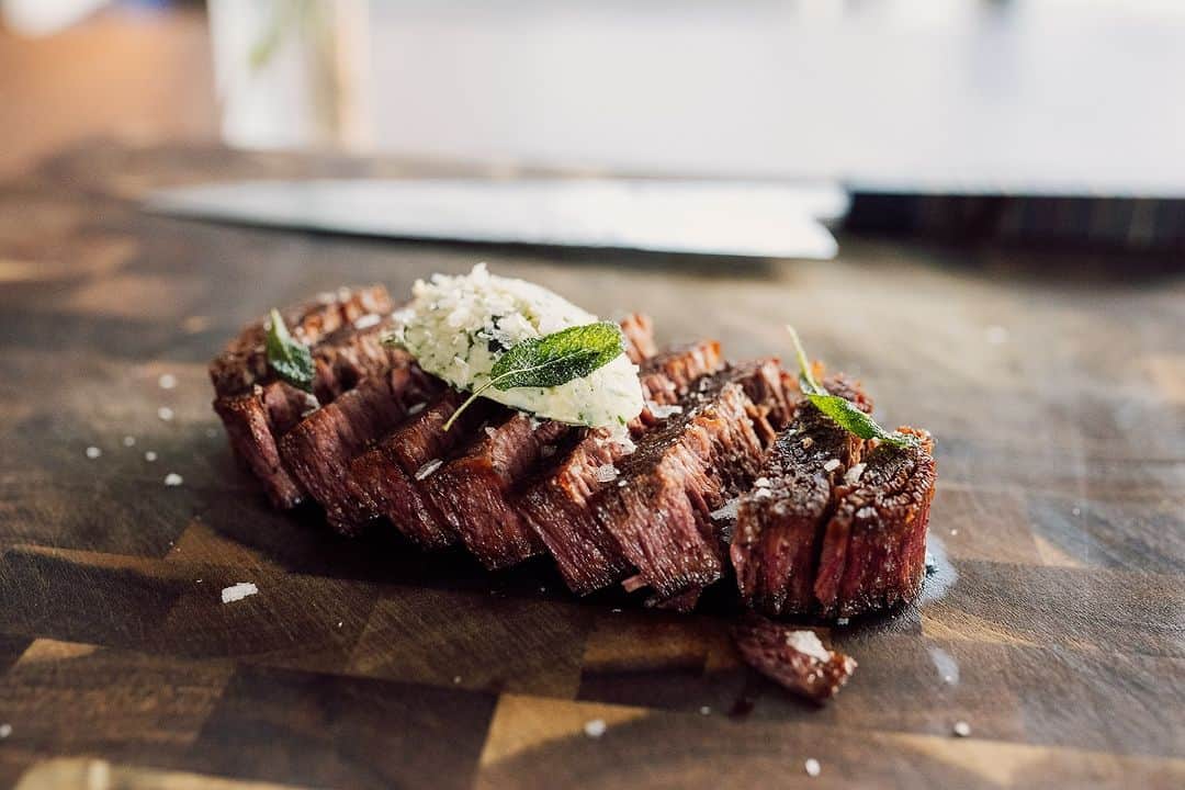 Discreet Meat Plate "Chunk".