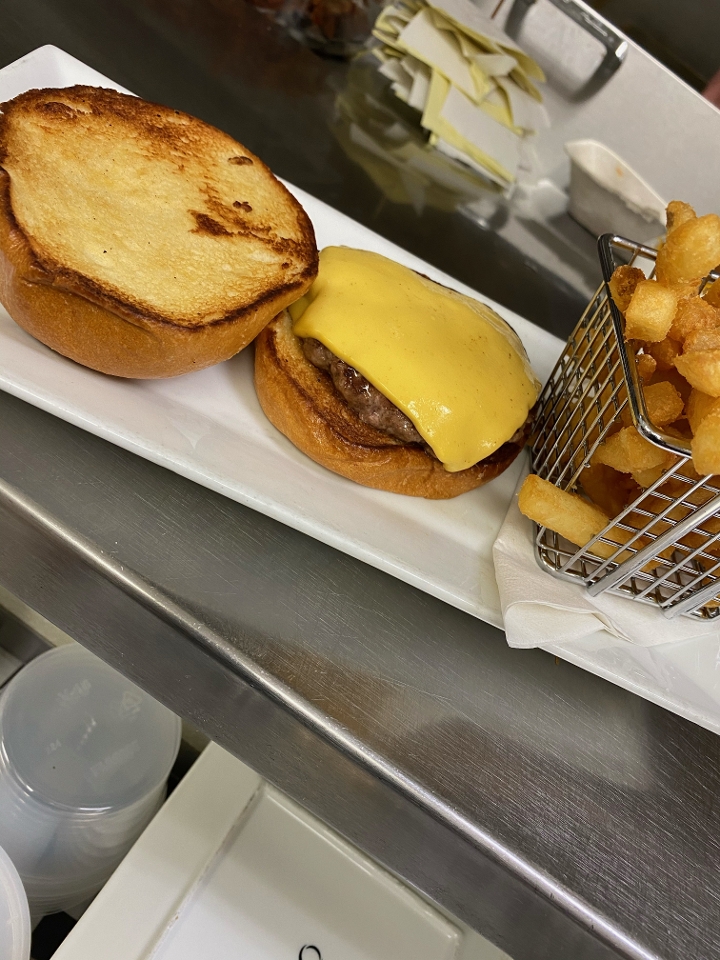 Kids Cheeseburger.