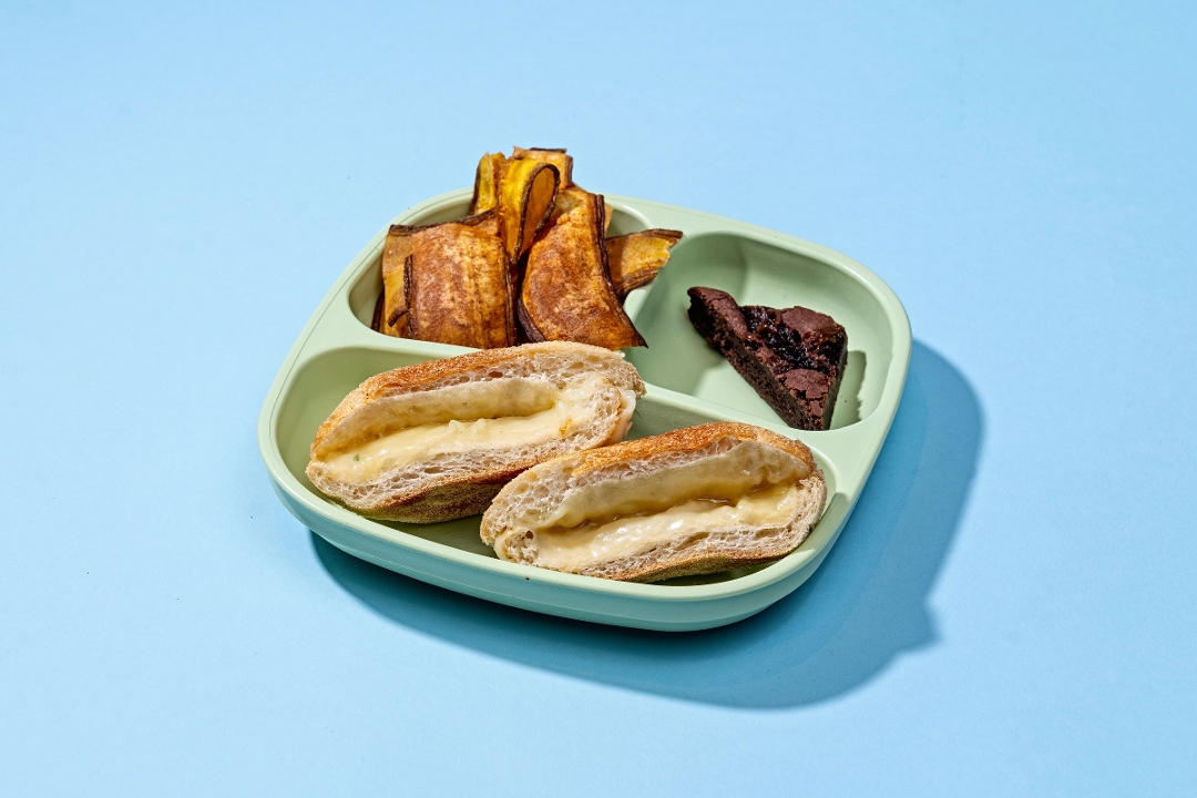 KID'S GRILLED CHEESE.