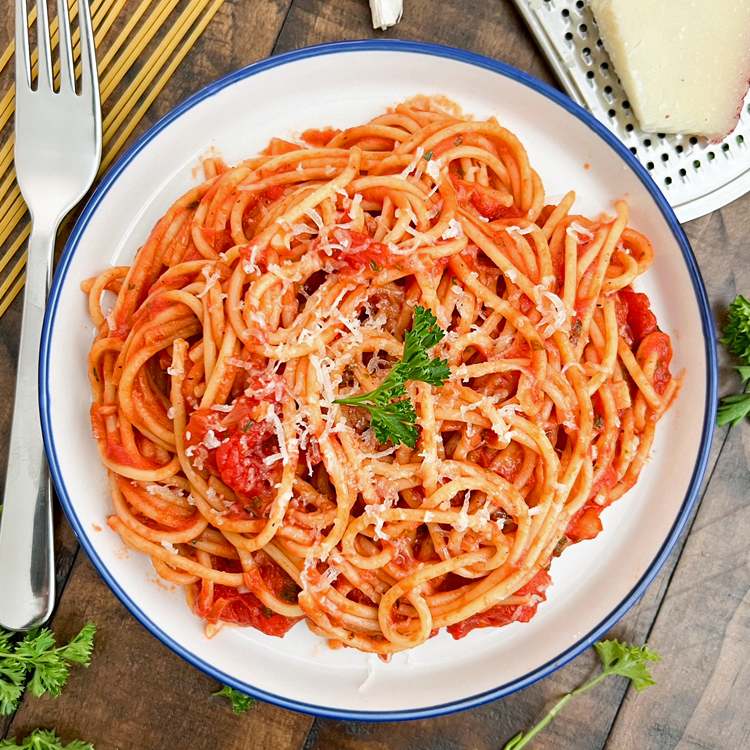 CREAT YOUR OWN PASTA.
