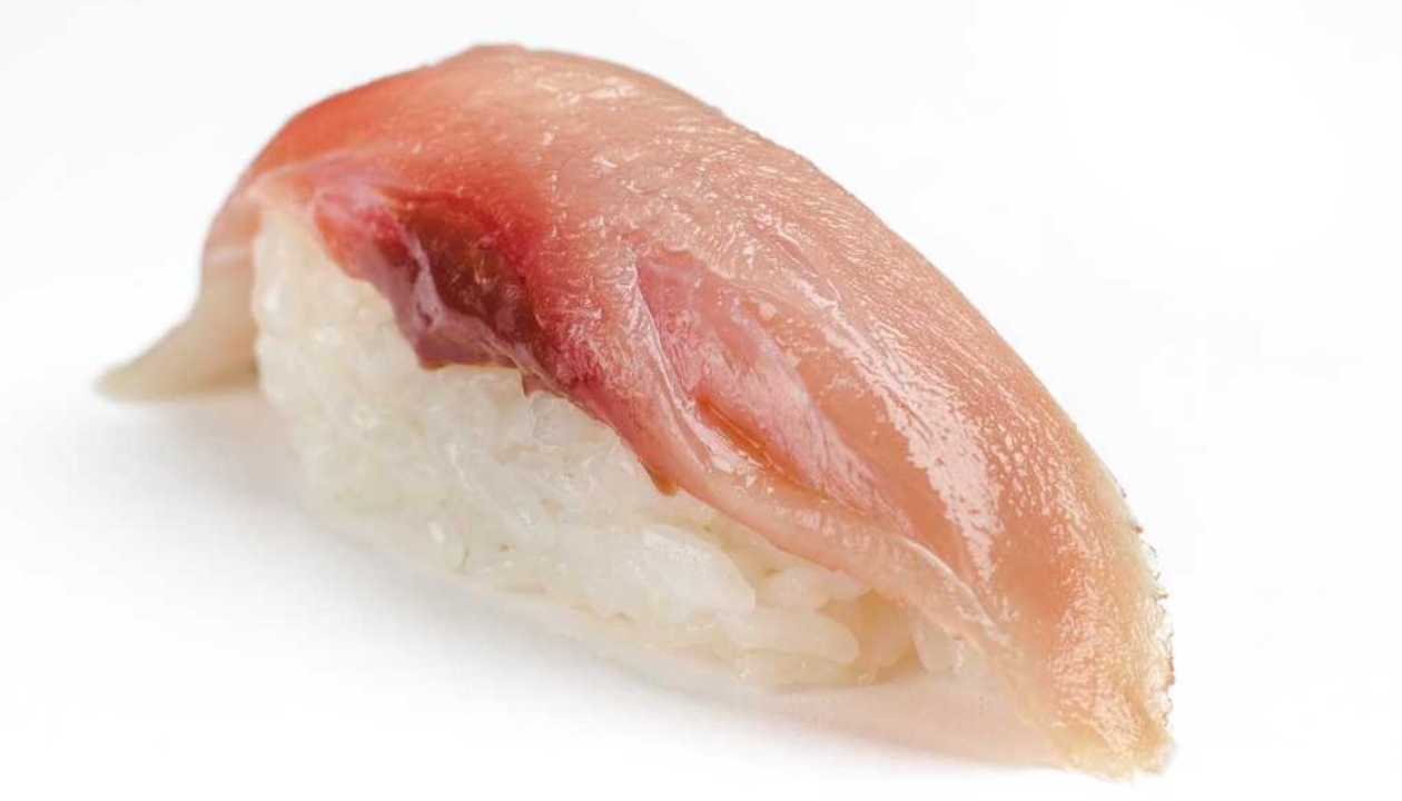 Hamachi-Nigiri.