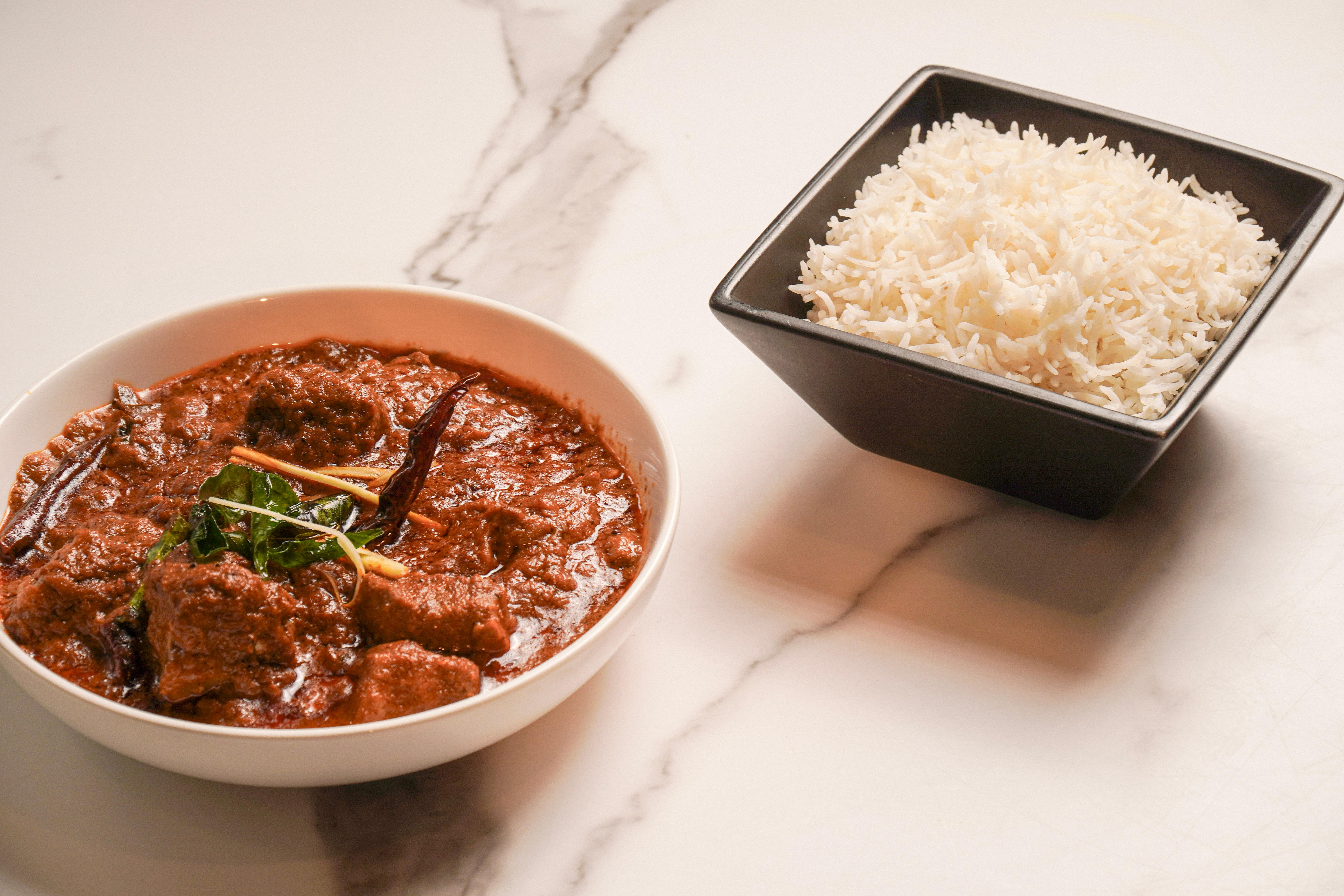 Korma (Vegan Available).